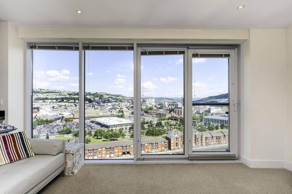 Beach On The Doorstep Meridian Tower Marina Swansea Daire Dış mekan fotoğraf