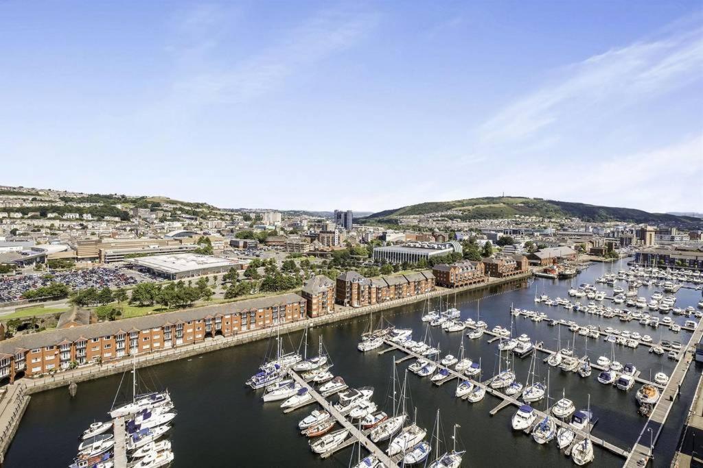Beach On The Doorstep Meridian Tower Marina Swansea Daire Dış mekan fotoğraf