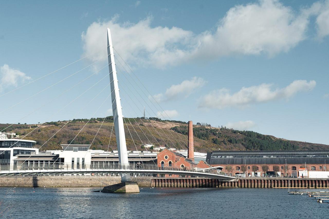 Beach On The Doorstep Meridian Tower Marina Swansea Daire Dış mekan fotoğraf